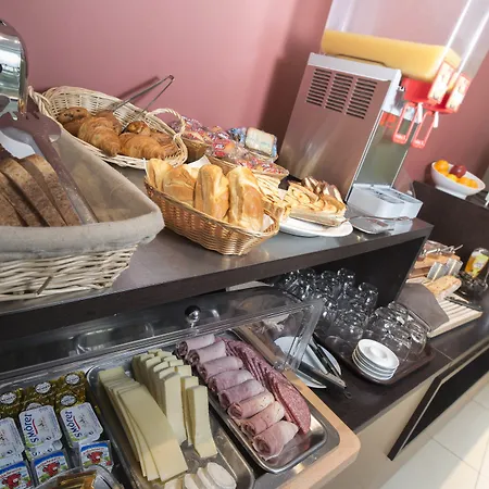 Source מלון פריז